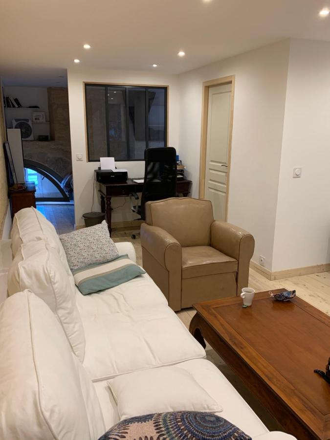 Chambre Avec Salle De Bain Et Cuisine Privee Centre Ville Historique Avec Climatisation Et Patio Bordeaux Kültér fotó