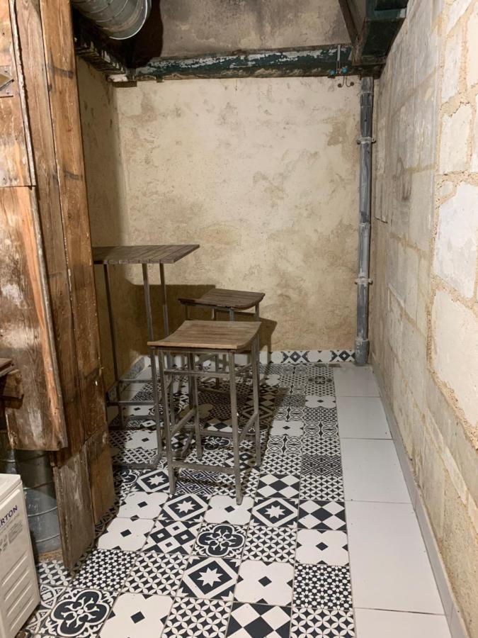 Chambre Avec Salle De Bain Et Cuisine Privee Centre Ville Historique Avec Climatisation Et Patio Bordeaux Kültér fotó