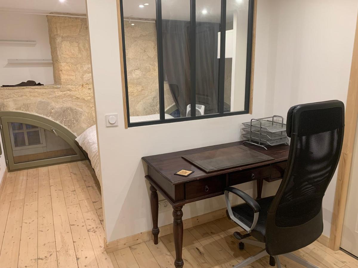 Chambre Avec Salle De Bain Et Cuisine Privee Centre Ville Historique Avec Climatisation Et Patio Bordeaux Kültér fotó
